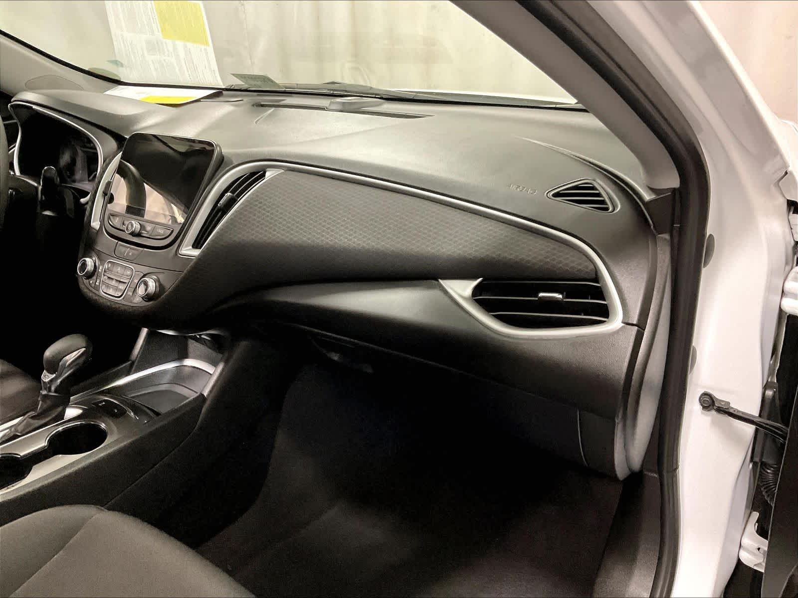 2024 Chevrolet Malibu LT - Photo 13