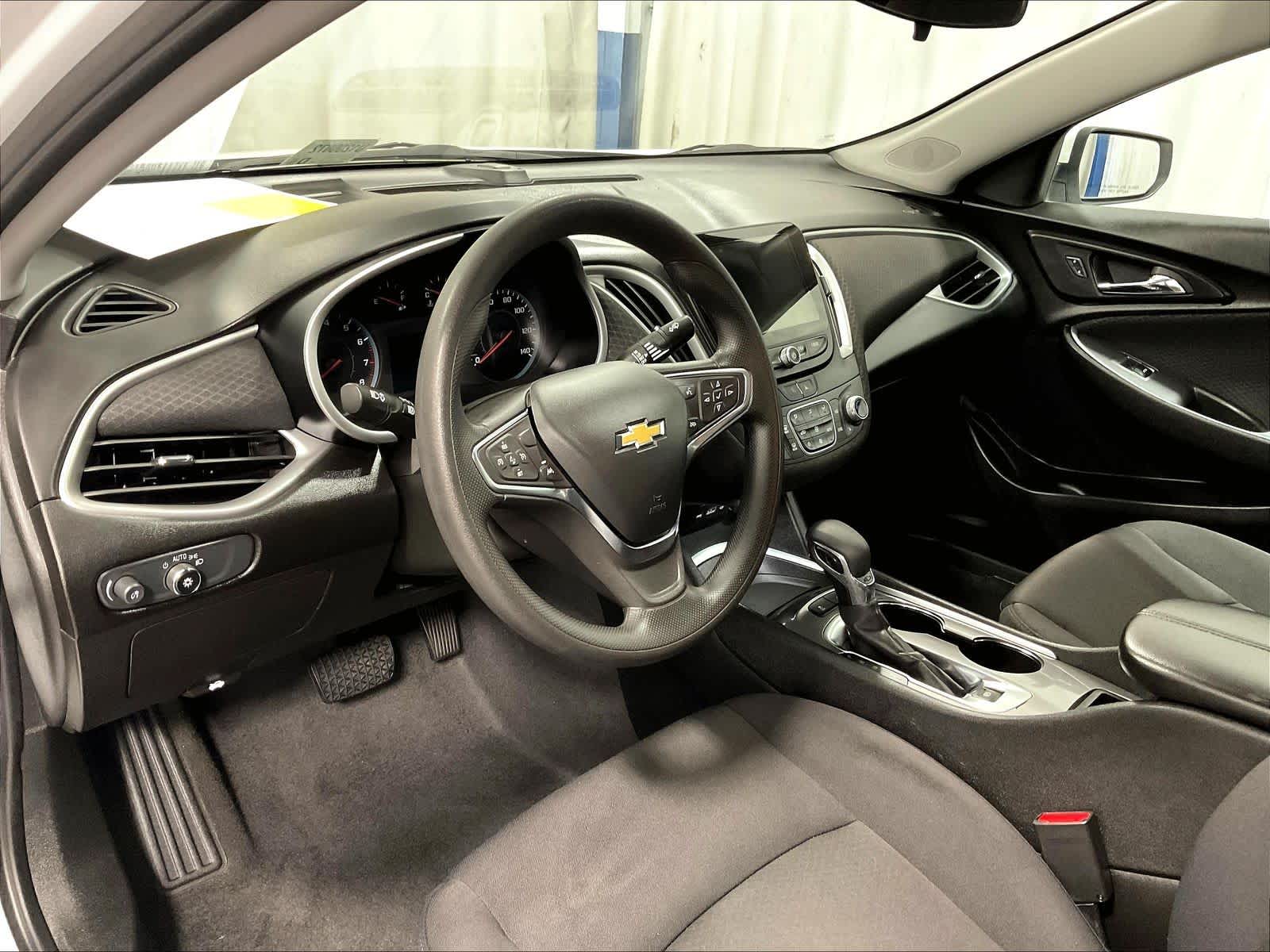 2024 Chevrolet Malibu LT - Photo 8