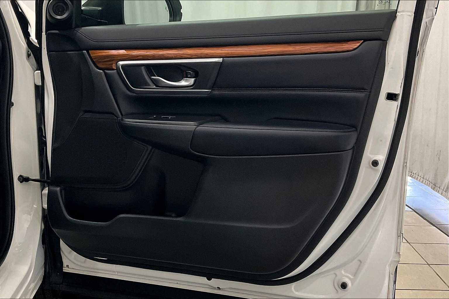 2018 Honda CR-V Touring - Photo 12
