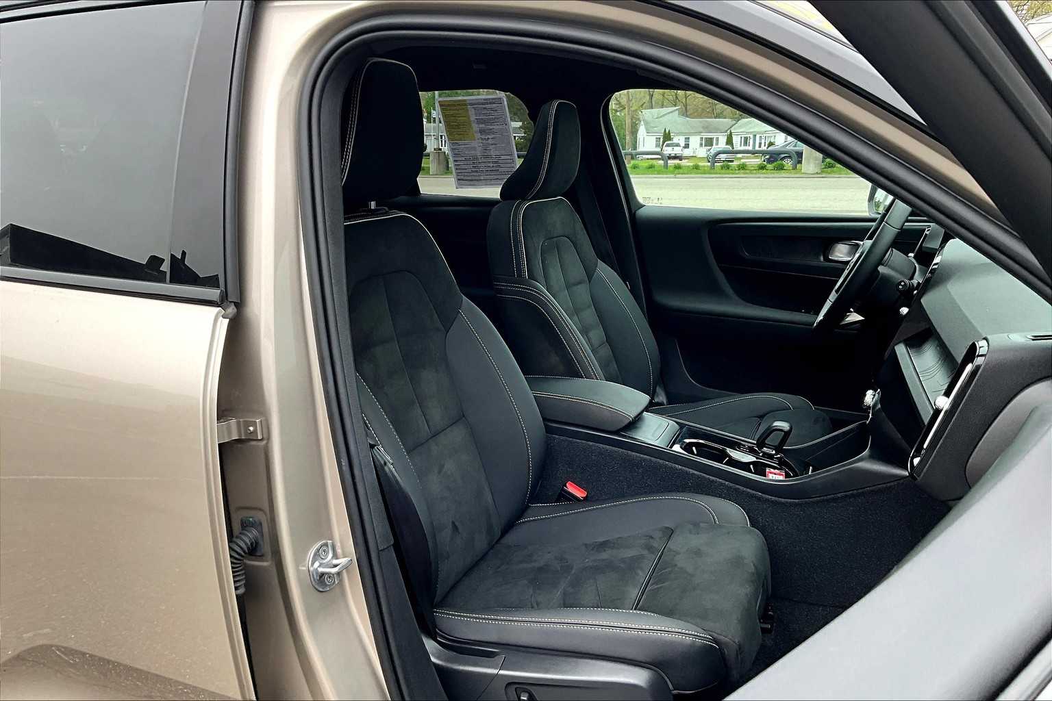 2023 Volvo XC40 Recharge Pure Electric Plus - Photo 11