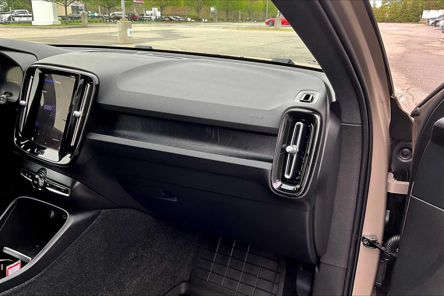 2023 Volvo XC40 Recharge Pure Electric Plus - Photo 13