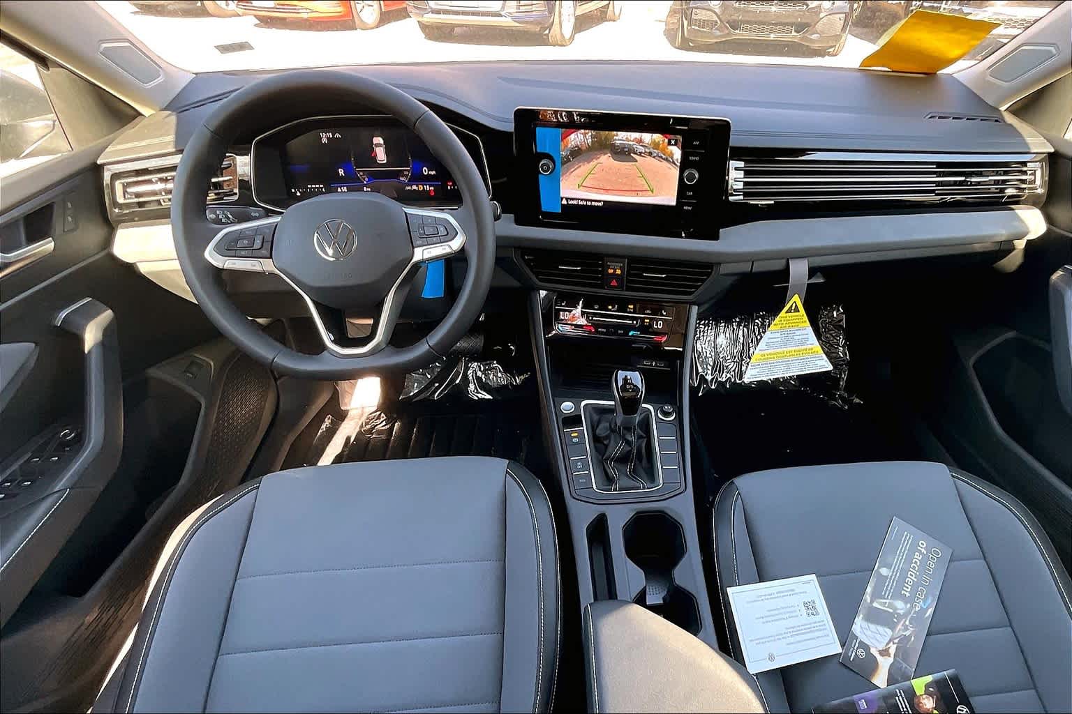 2025 Volkswagen Jetta SE - Photo 12