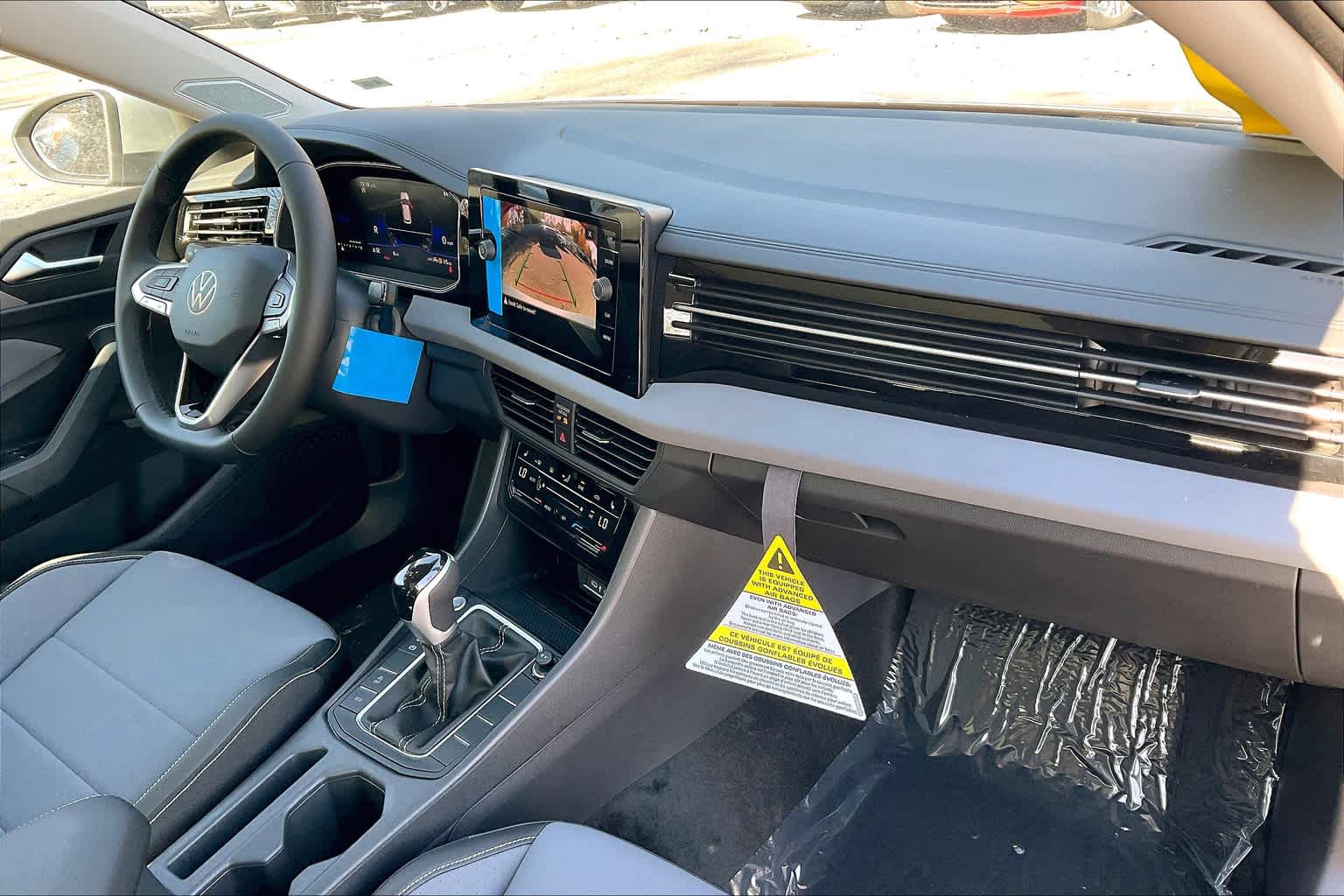 2025 Volkswagen Jetta SE - Photo 10