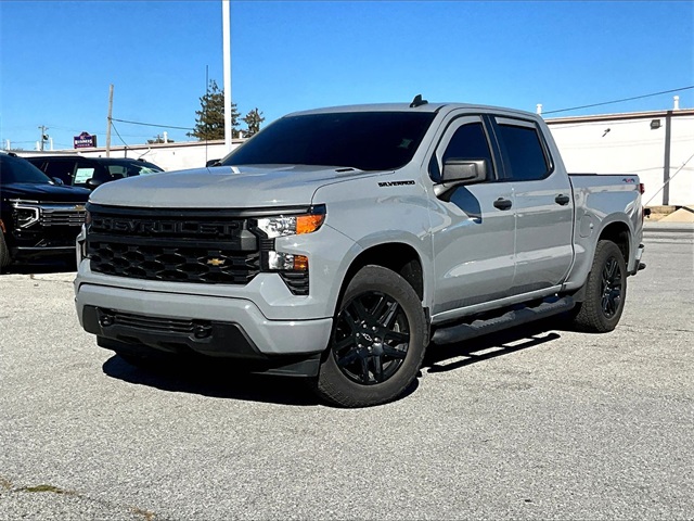 2024 Chevrolet Silverado 1500 Custom - Photo 2