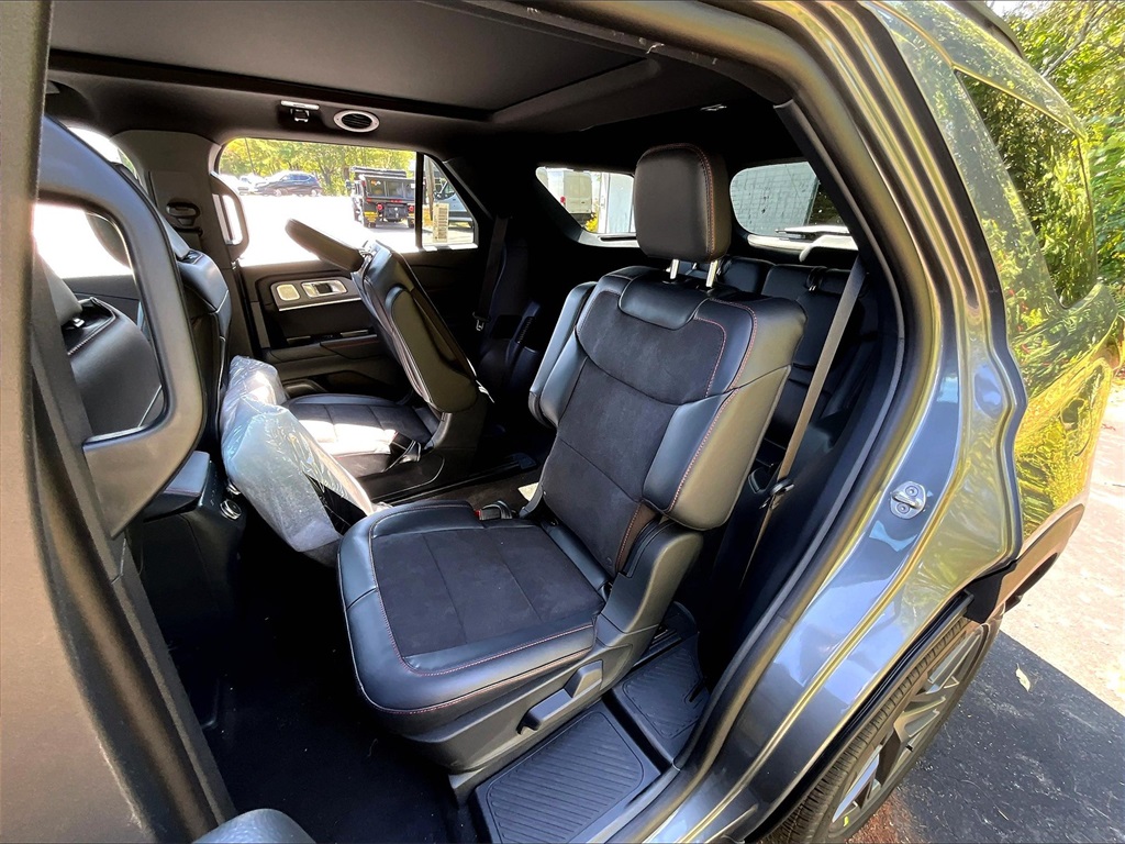 2025 Ford Explorer ST - Photo 11