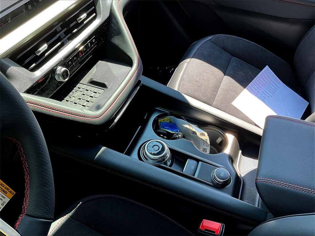 2025 Ford Explorer ST - Photo 9