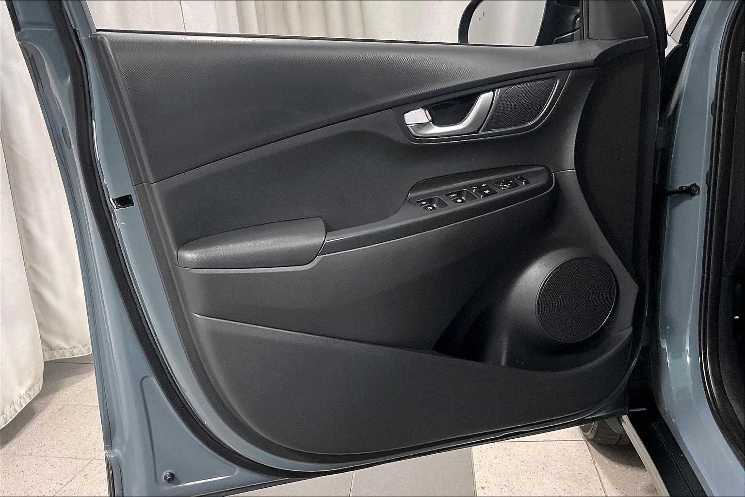 2023 Hyundai Kona Electric SE - Photo 9