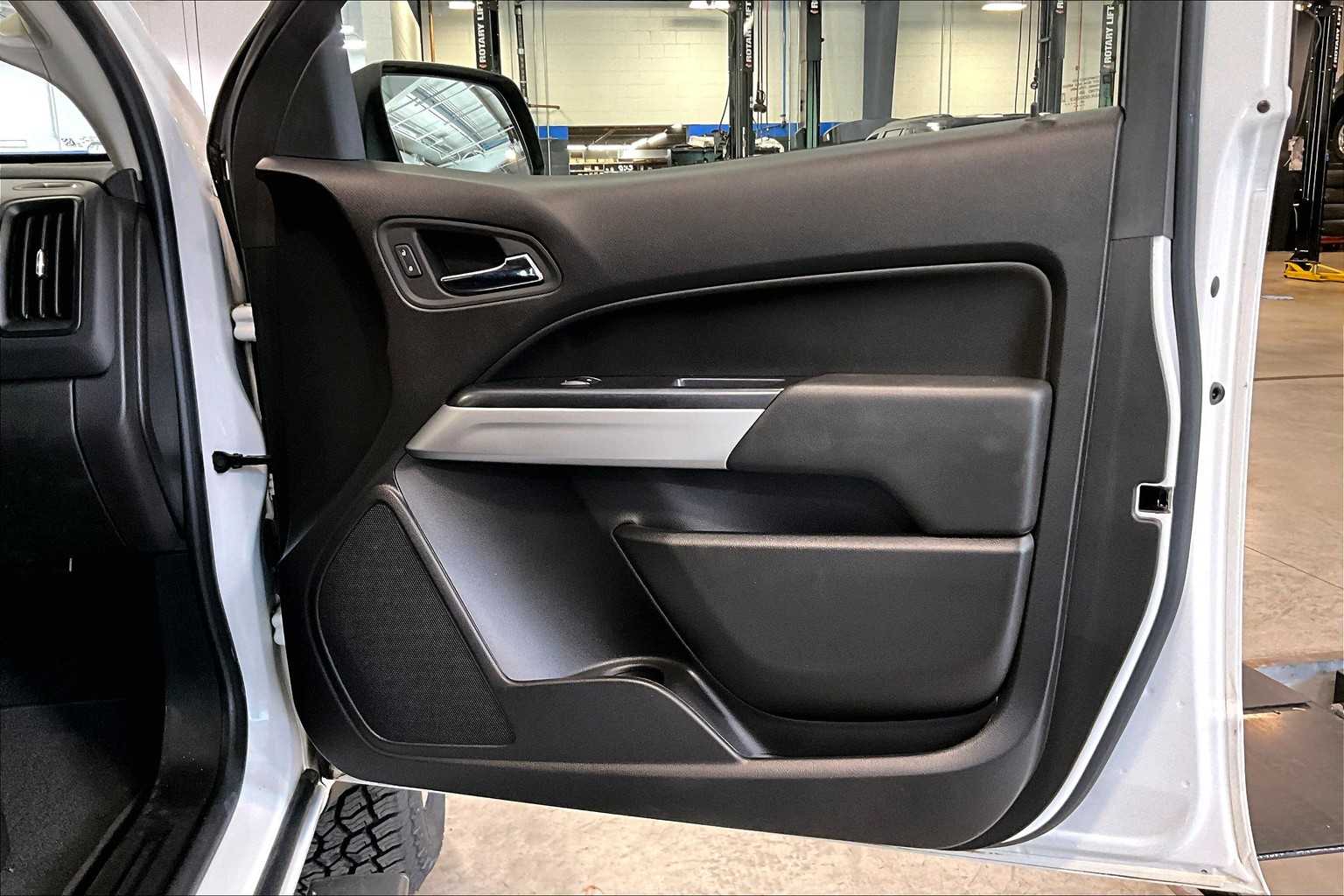 2021 Chevrolet Colorado 4WD LT - Photo 12