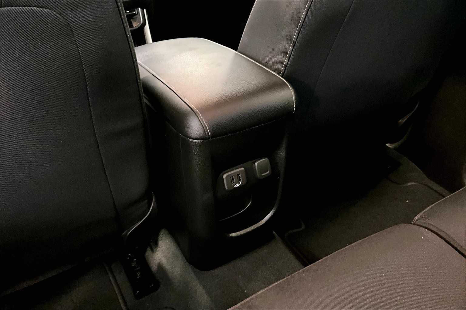 2021 Chevrolet Colorado 4WD LT - Photo 28