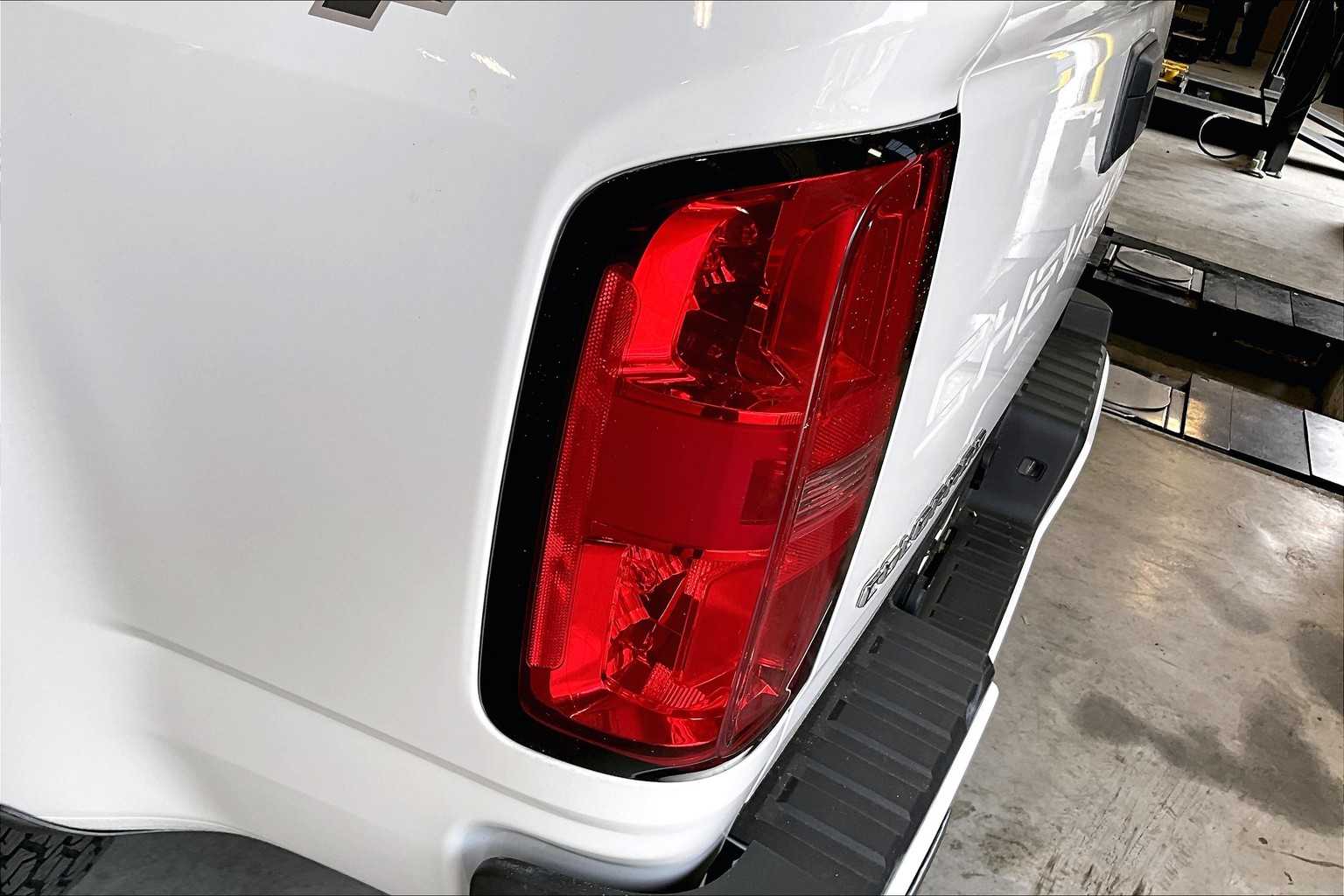 2021 Chevrolet Colorado 4WD LT - Photo 35
