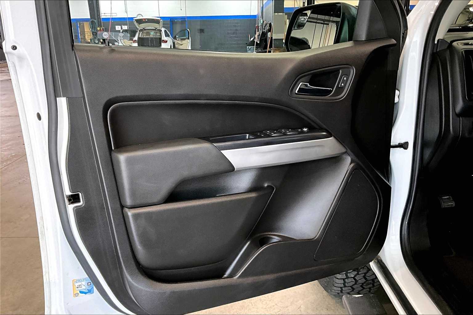 2021 Chevrolet Colorado 4WD LT - Photo 9