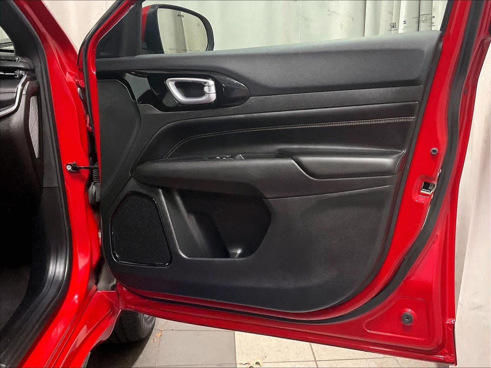 2023 Jeep Compass (RED) Edition - Photo 12