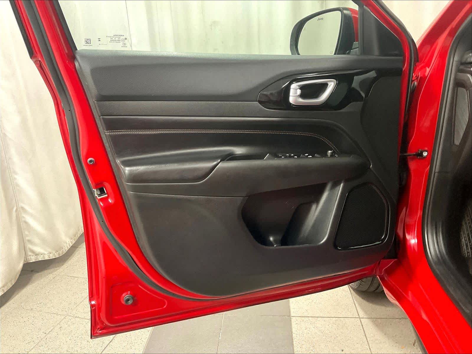 2023 Jeep Compass (RED) Edition - Photo 9