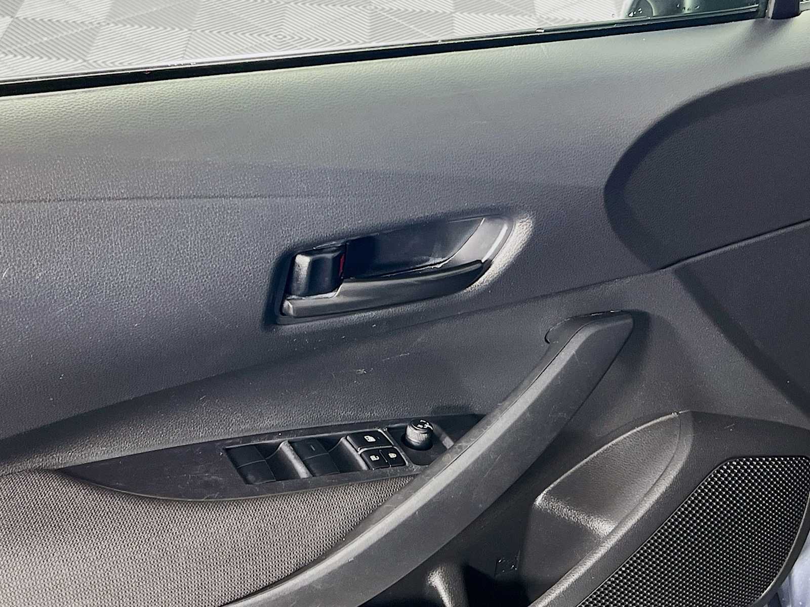 2024 Toyota Corolla LE - Photo 17