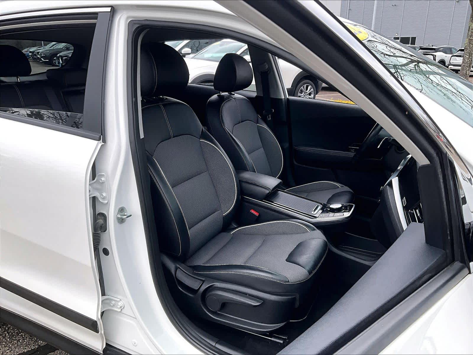 2022 Kia Niro EV EX - Photo 11