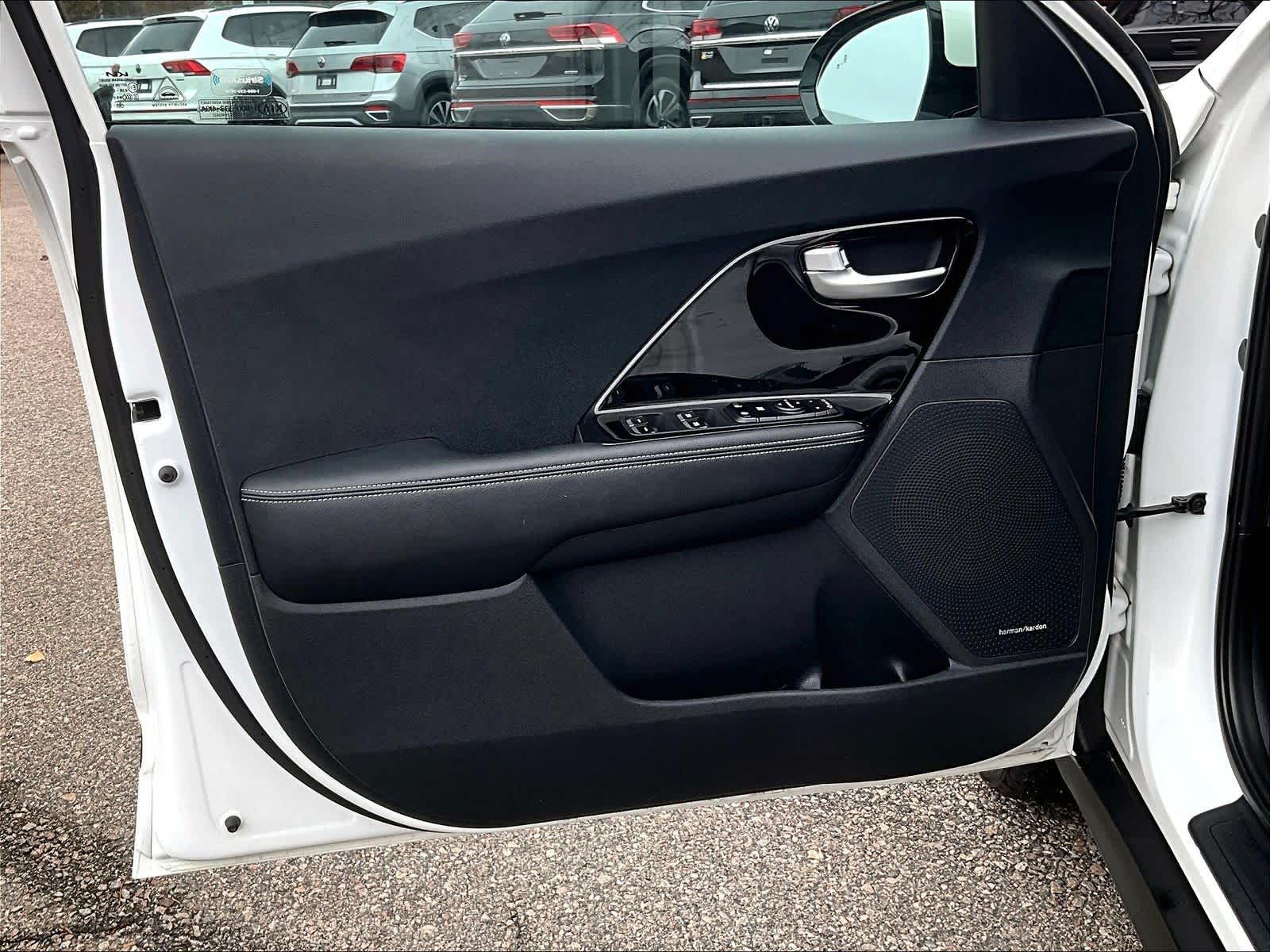 2022 Kia Niro EV EX - Photo 9