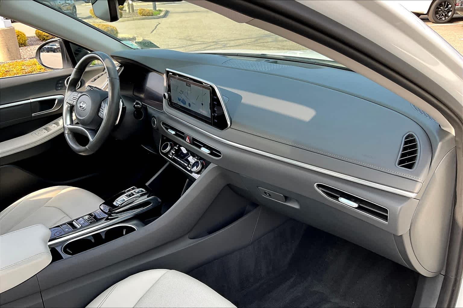 2022 Hyundai Sonata Limited - Photo 14