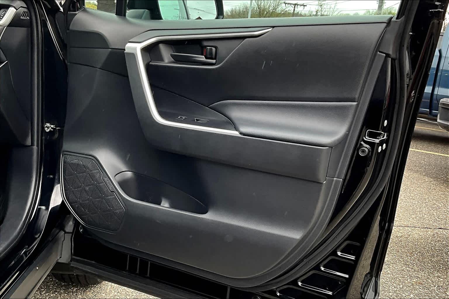 2021 Toyota RAV4 Hybrid LE - Photo 12