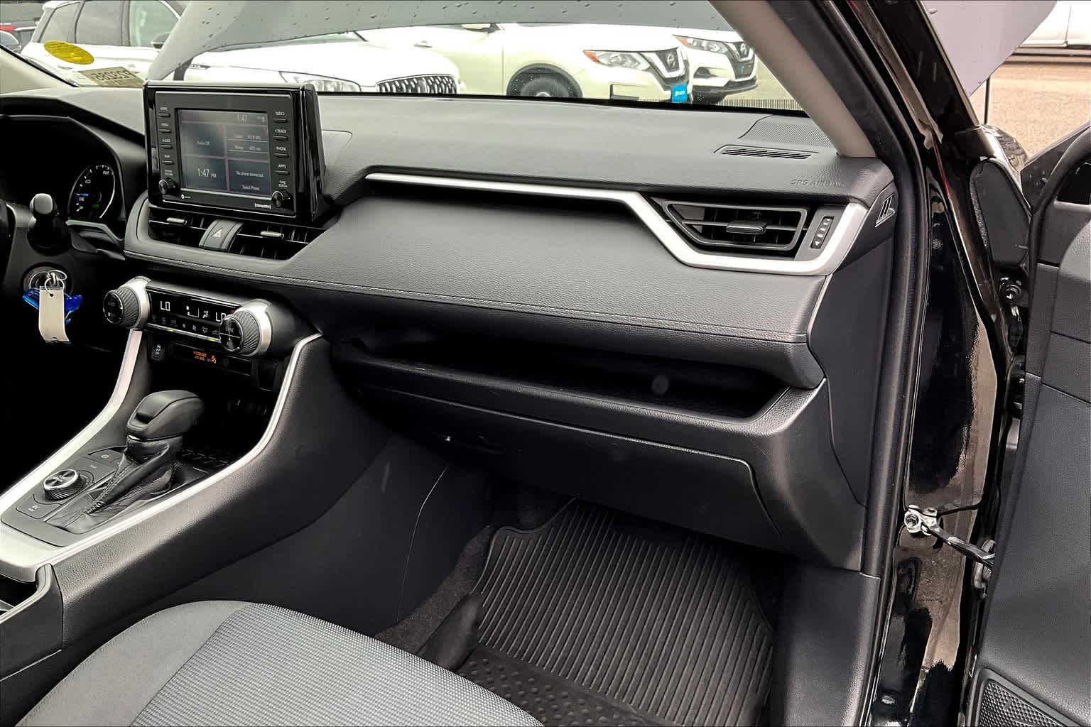 2021 Toyota RAV4 Hybrid LE - Photo 13