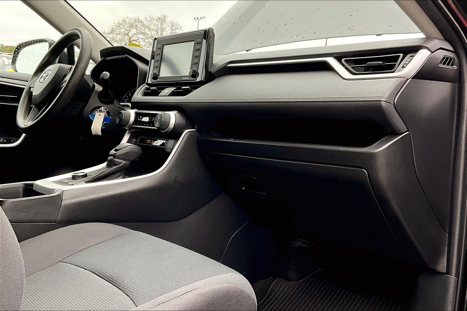 2021 Toyota RAV4 Hybrid LE - Photo 14