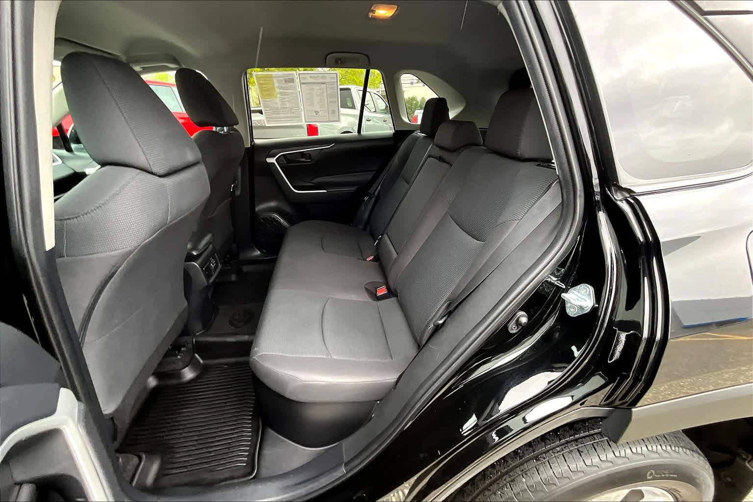 2021 Toyota RAV4 Hybrid LE - Photo 15