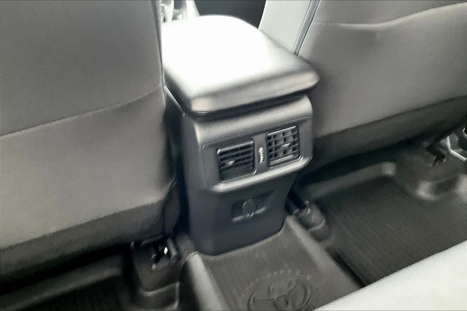 2021 Toyota RAV4 Hybrid LE - Photo 26