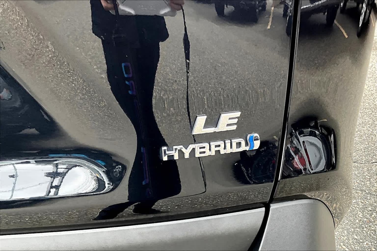 2021 Toyota RAV4 Hybrid LE - Photo 27
