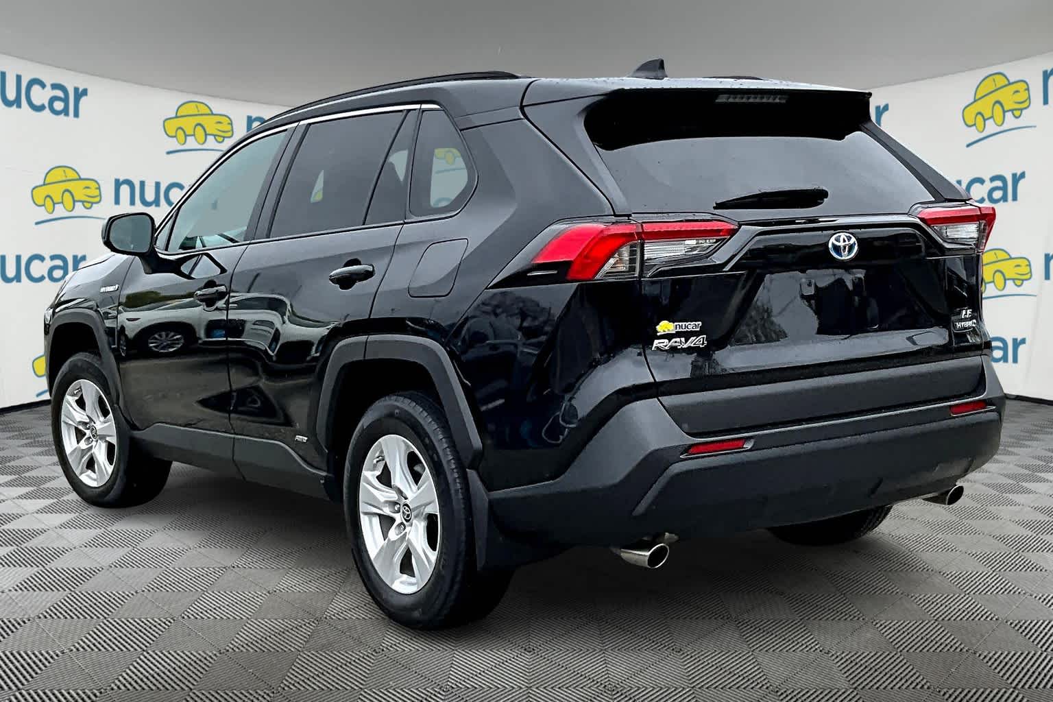 2021 Toyota RAV4 Hybrid LE - Photo 4