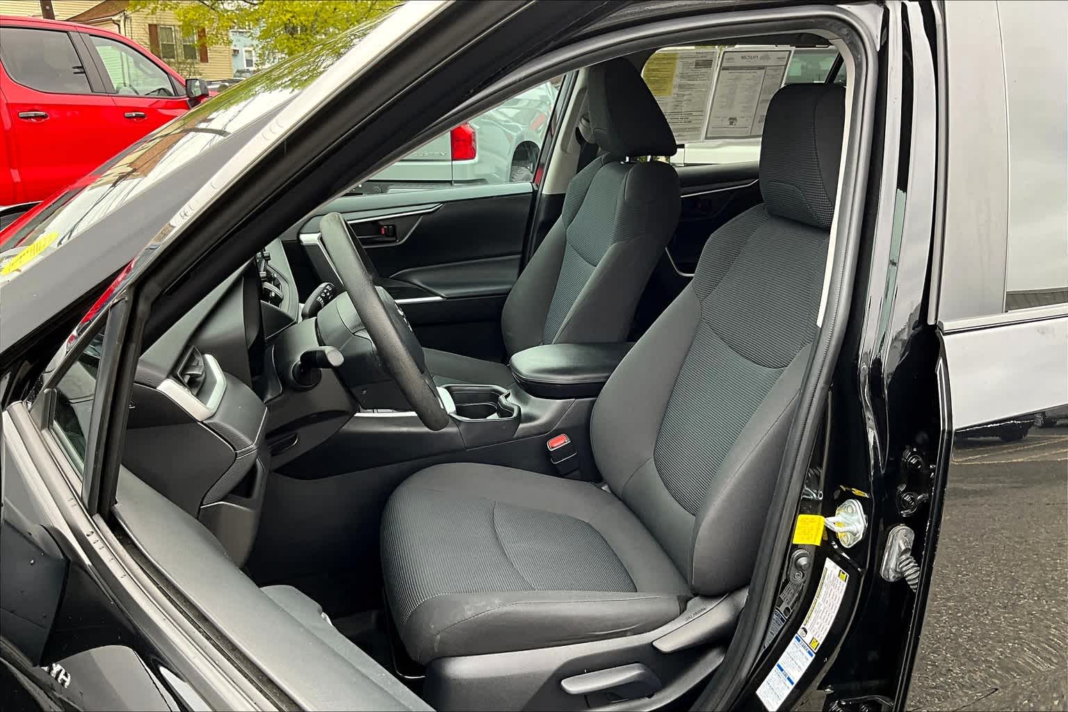 2021 Toyota RAV4 Hybrid LE - Photo 10