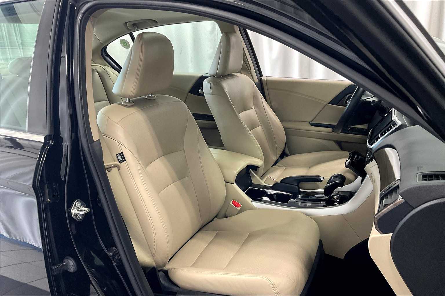 2017 Honda Accord EX-L - Photo 11
