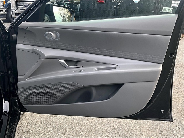 2024 Hyundai Elantra SE - Photo 19