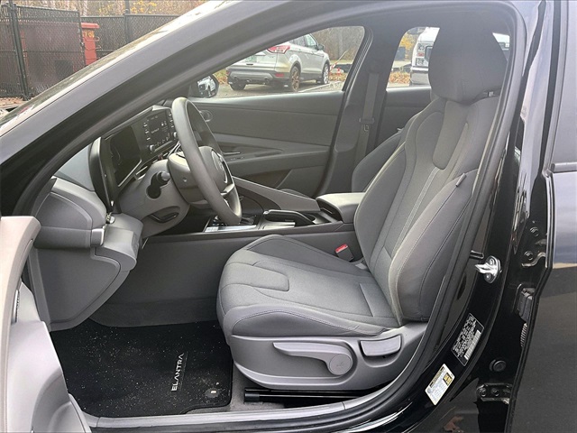2024 Hyundai Elantra SE - Photo 20