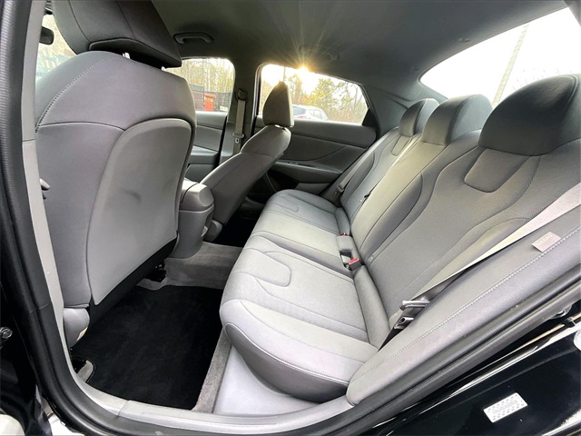 2024 Hyundai Elantra SE - Photo 21