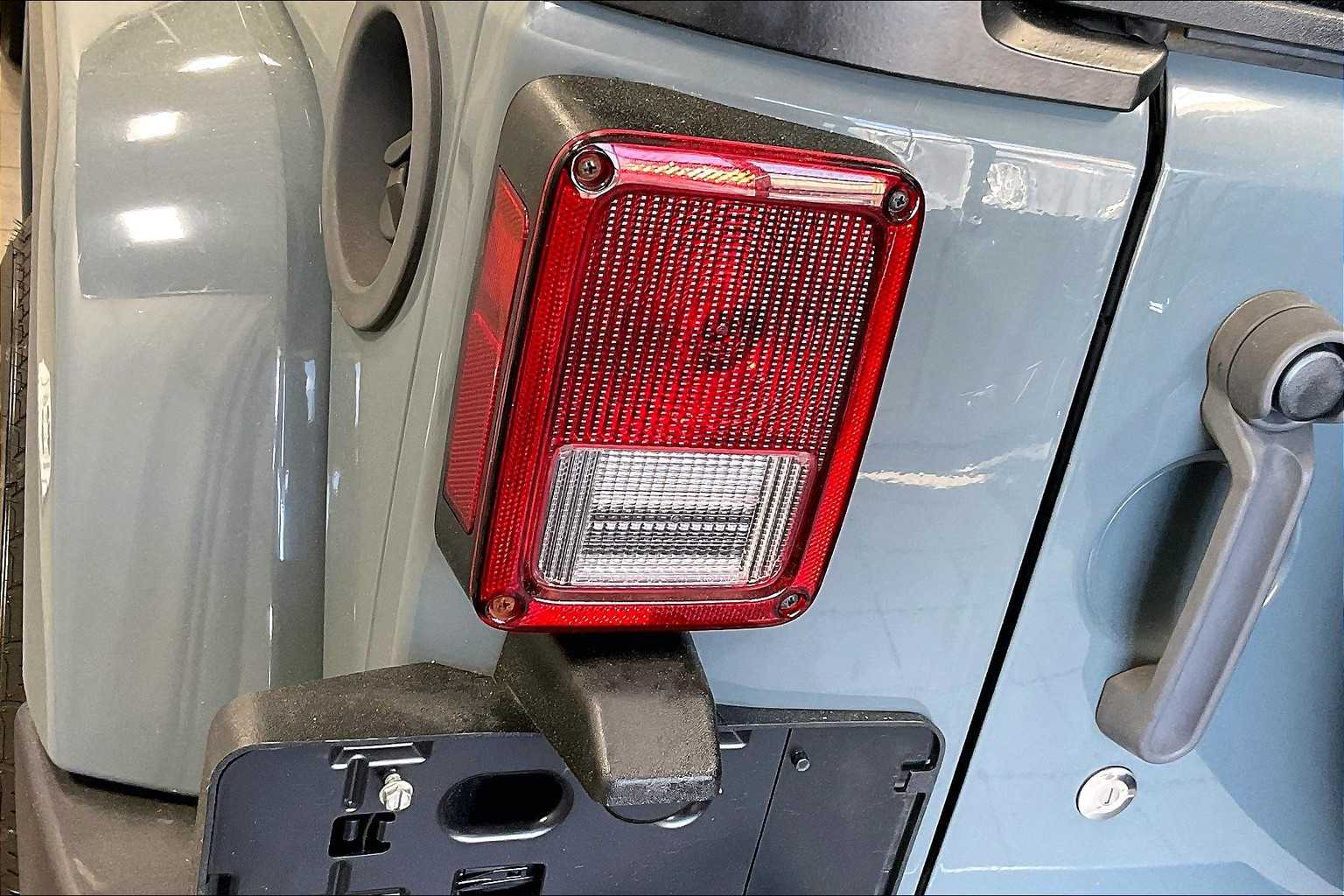 2015 Jeep Wrangler Unlimited Sahara - Photo 33