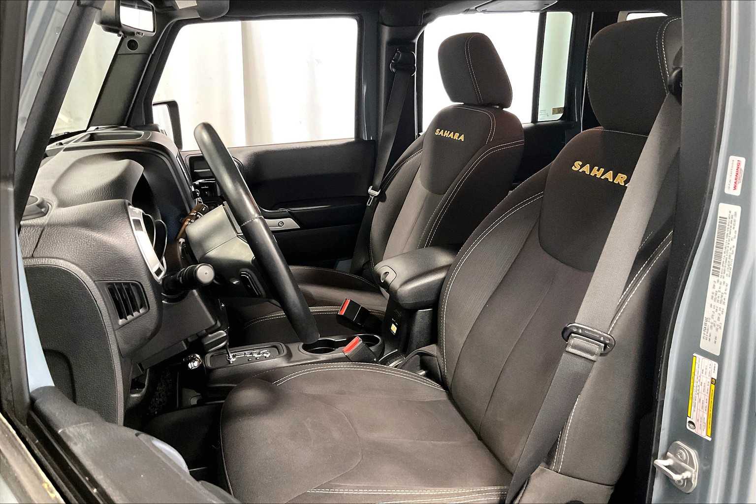 2015 Jeep Wrangler Unlimited Sahara - Photo 10