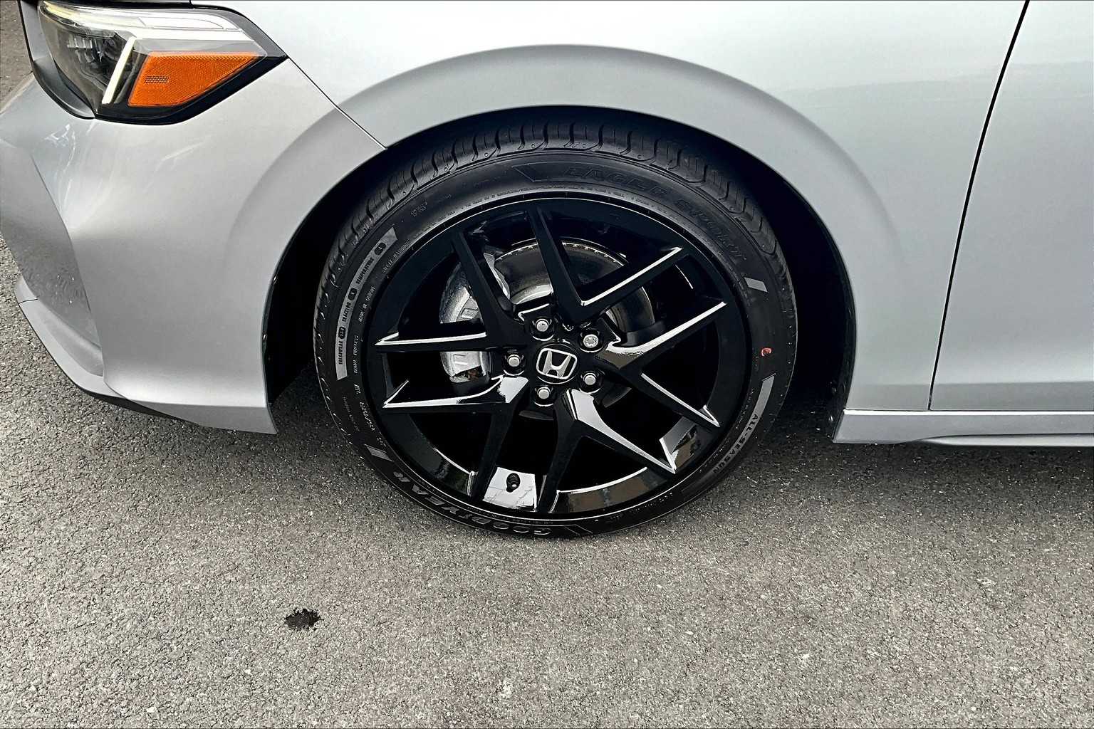 2025 Honda Civic Hatchback Sport - Photo 8