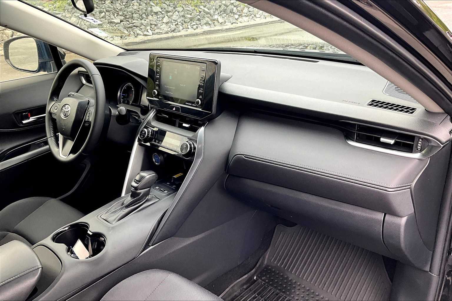 2022 Toyota Venza LE - Photo 14