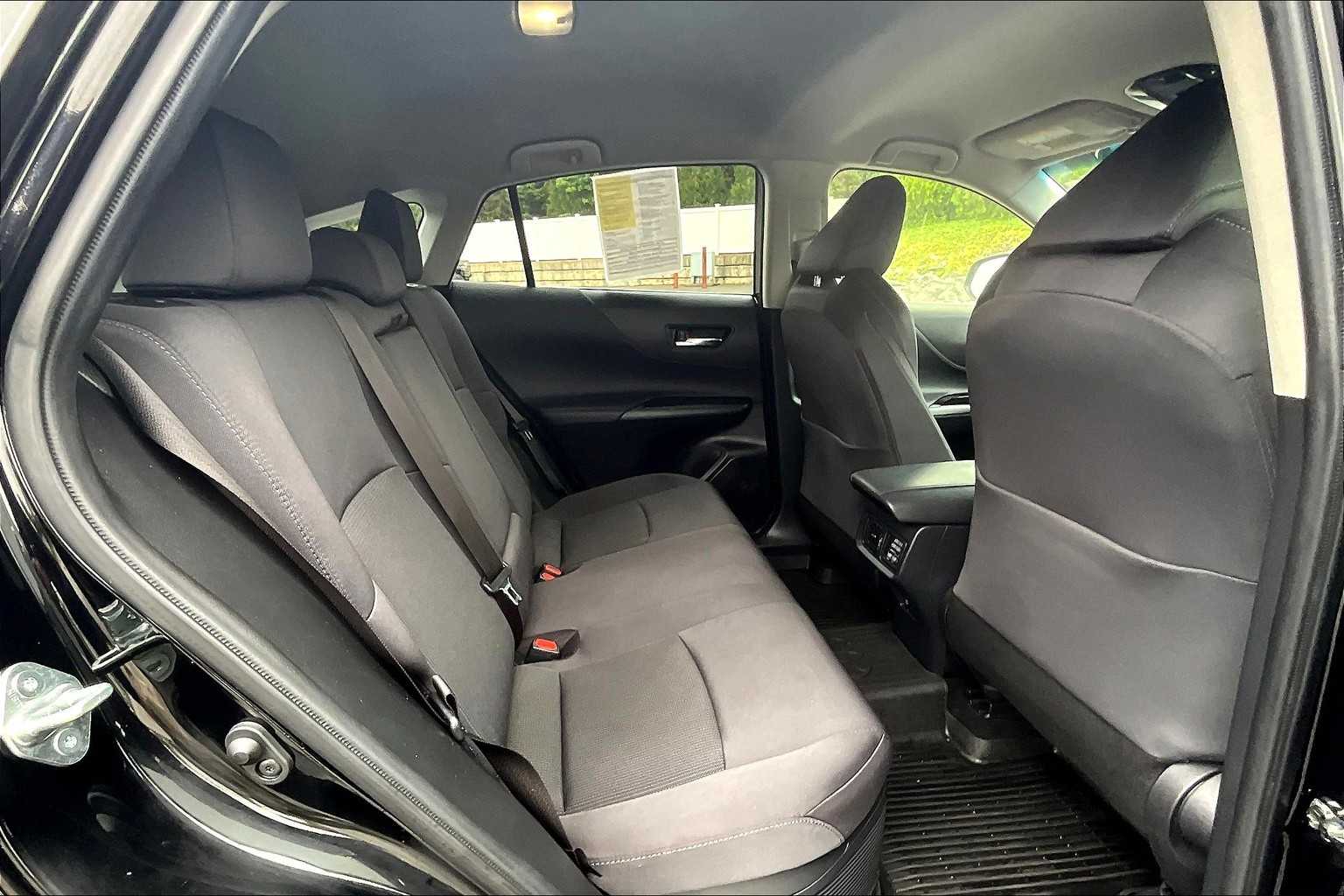 2022 Toyota Venza LE - Photo 16