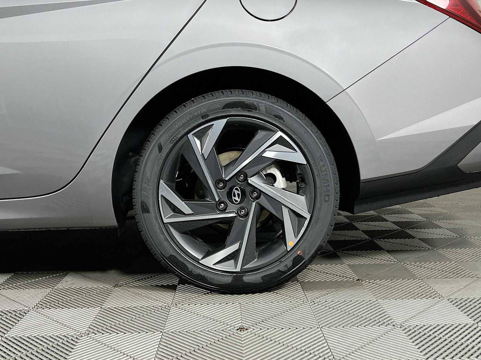 2025 Hyundai Elantra SEL Sport - Photo 18