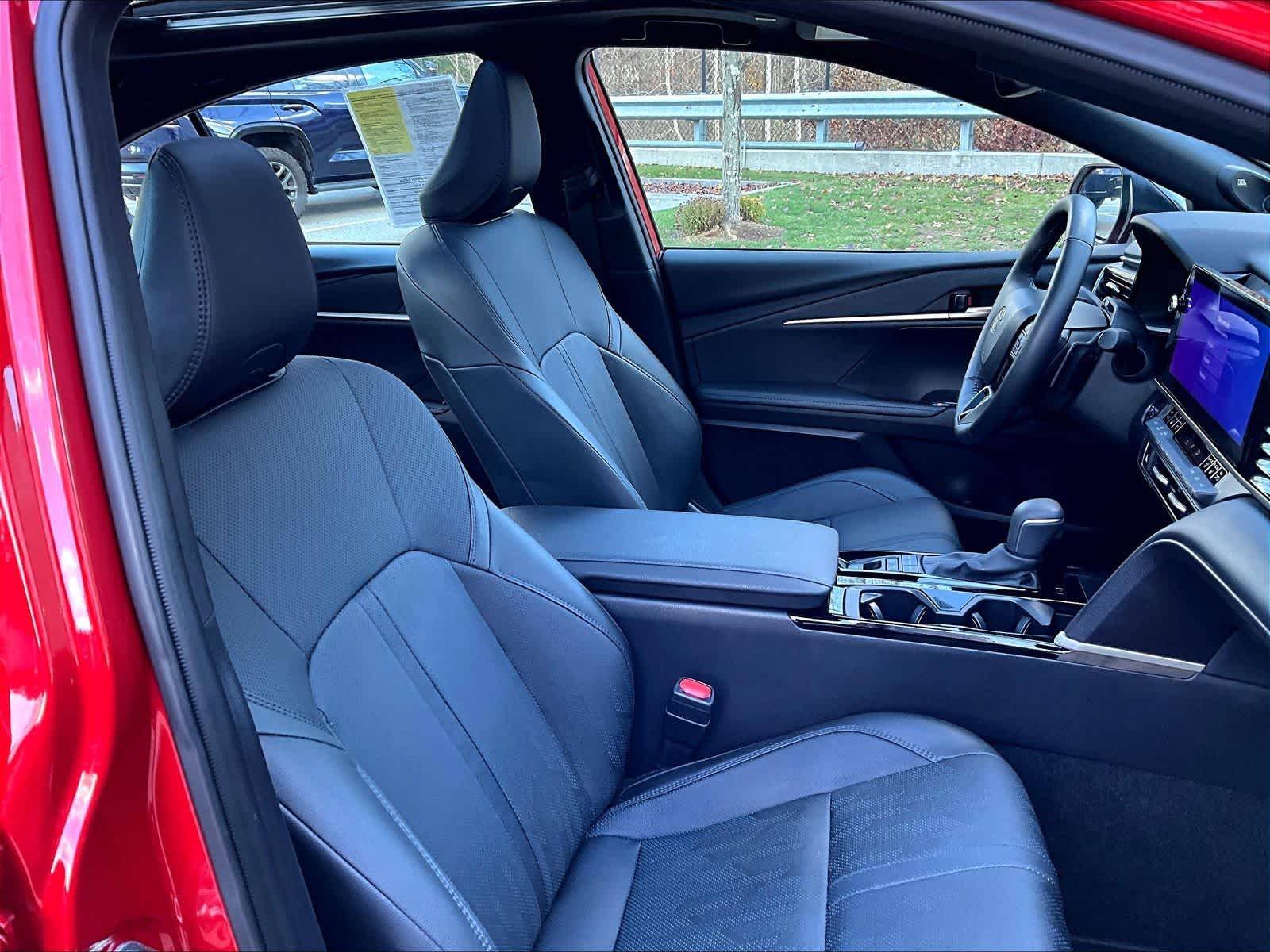 2025 Toyota Camry XSE - Photo 11