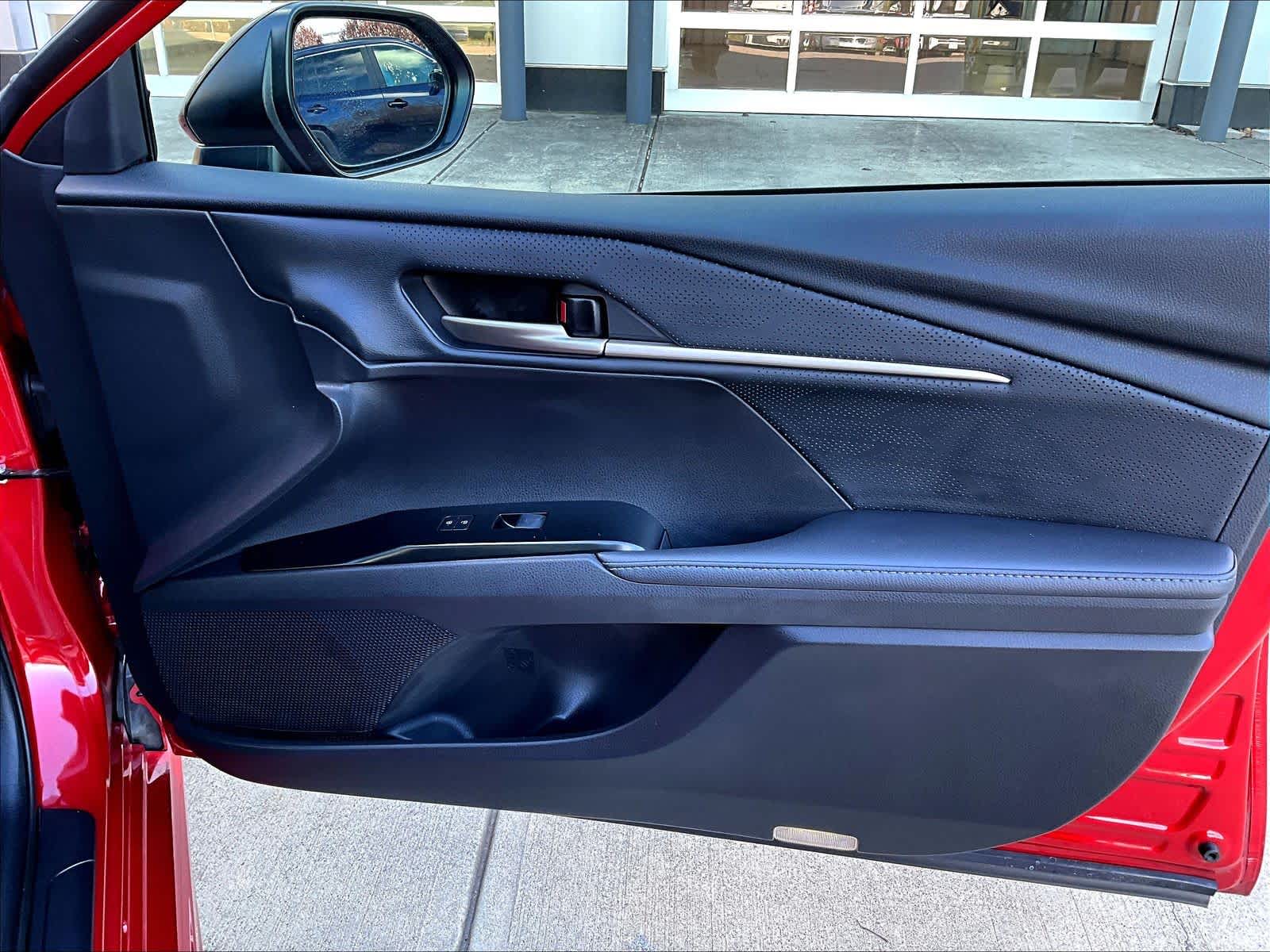 2025 Toyota Camry XSE - Photo 12