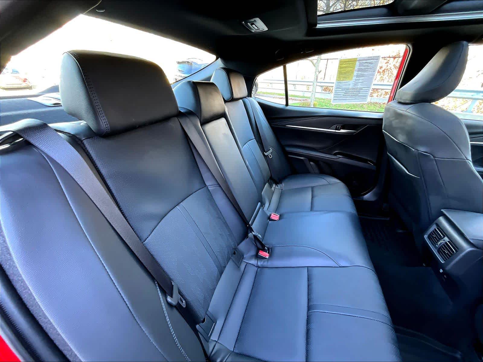 2025 Toyota Camry XSE - Photo 16