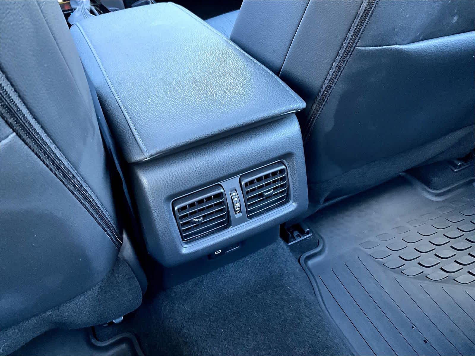 2025 Toyota Camry XSE - Photo 28