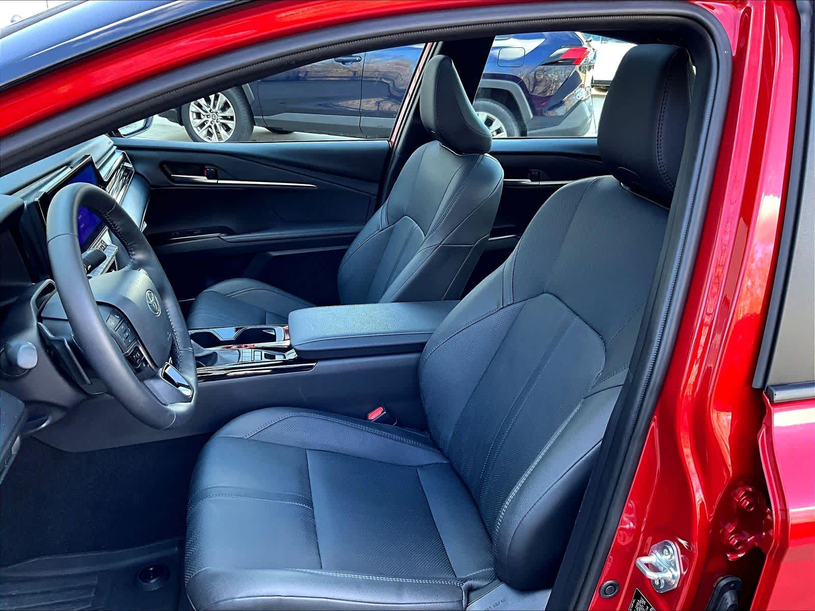 2025 Toyota Camry XSE - Photo 10