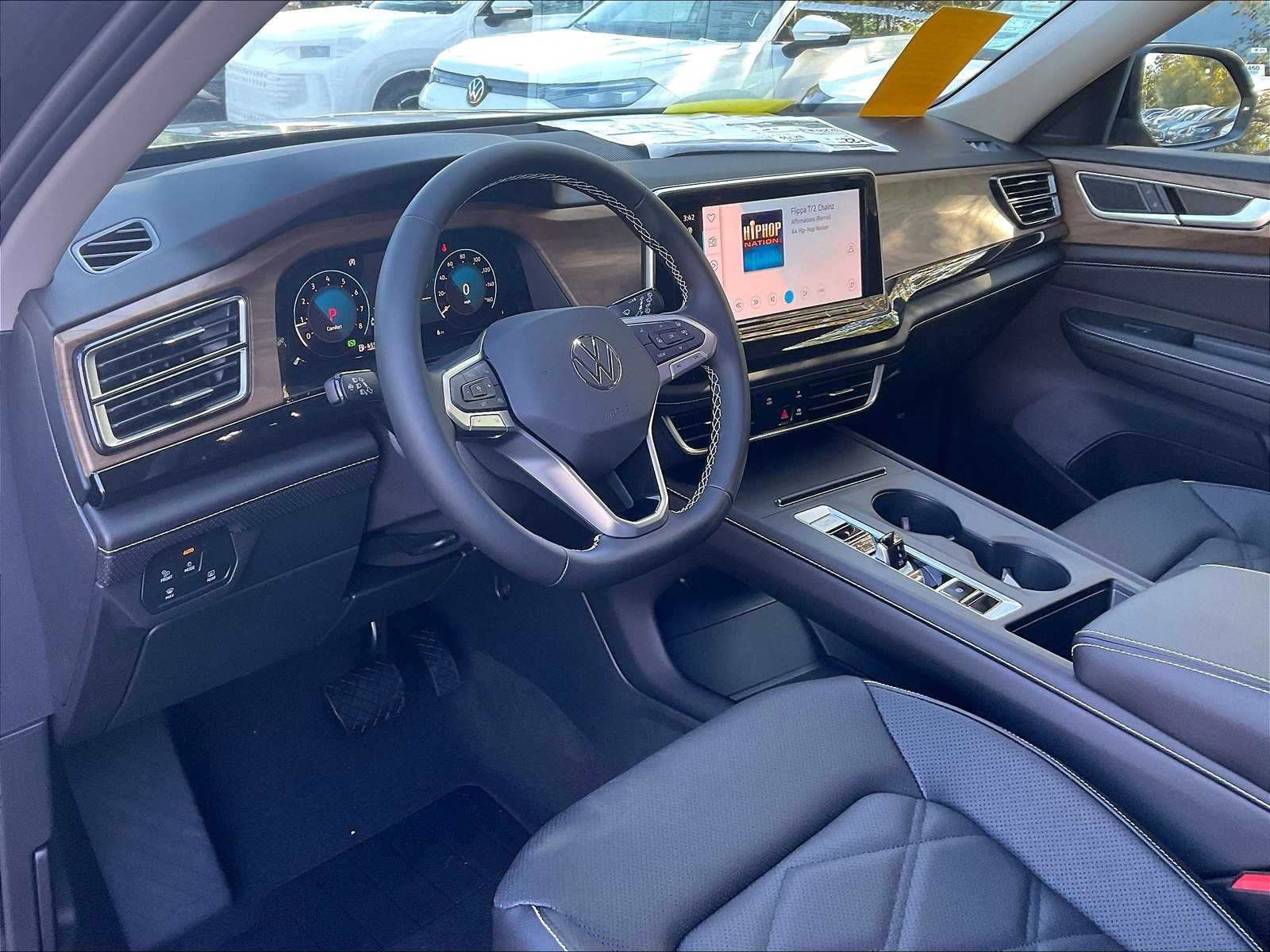 2026 Volkswagen Atlas 2.0T SE - Photo 9