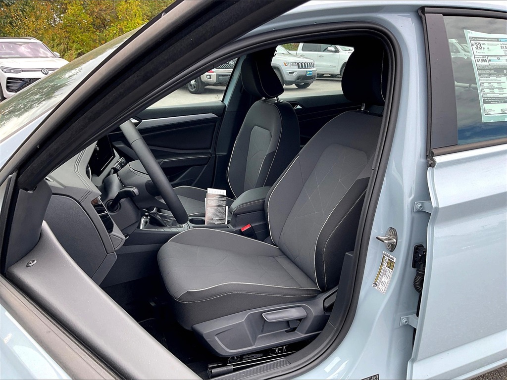 2025 Volkswagen Jetta 1.5T Sport - Photo 11