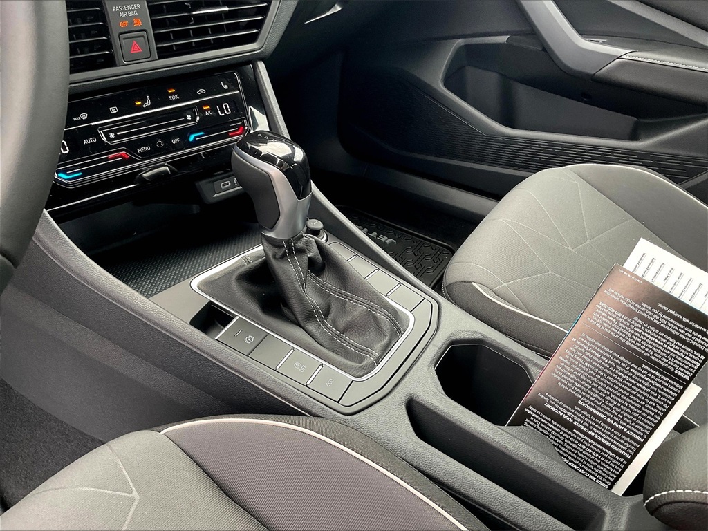 2025 Volkswagen Jetta 1.5T Sport - Photo 14