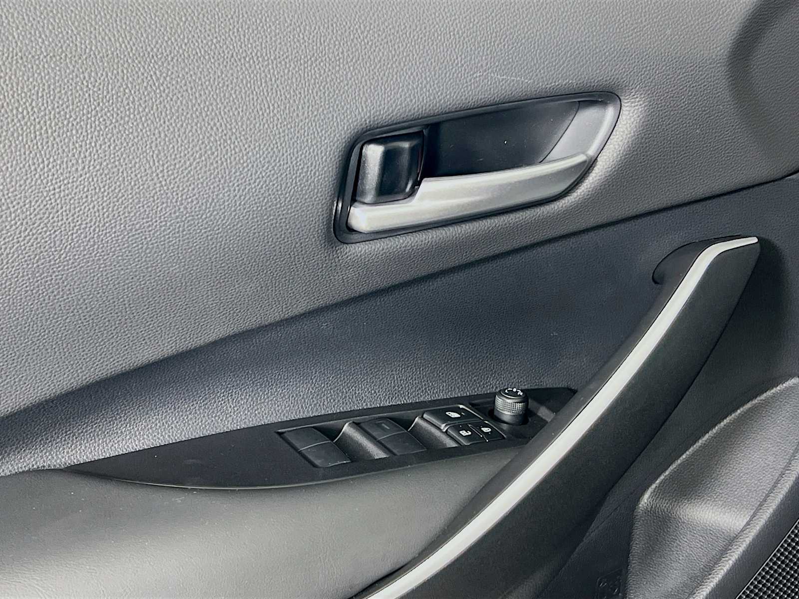 2025 Toyota Corolla SE - Photo 15