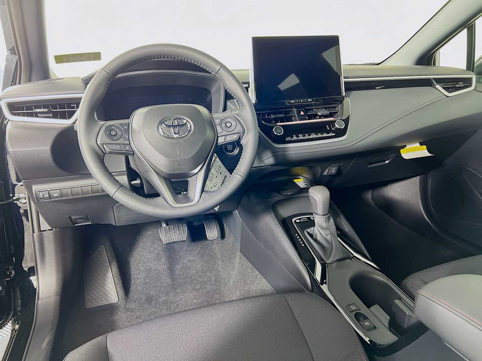 2025 Toyota Corolla SE - Photo 6
