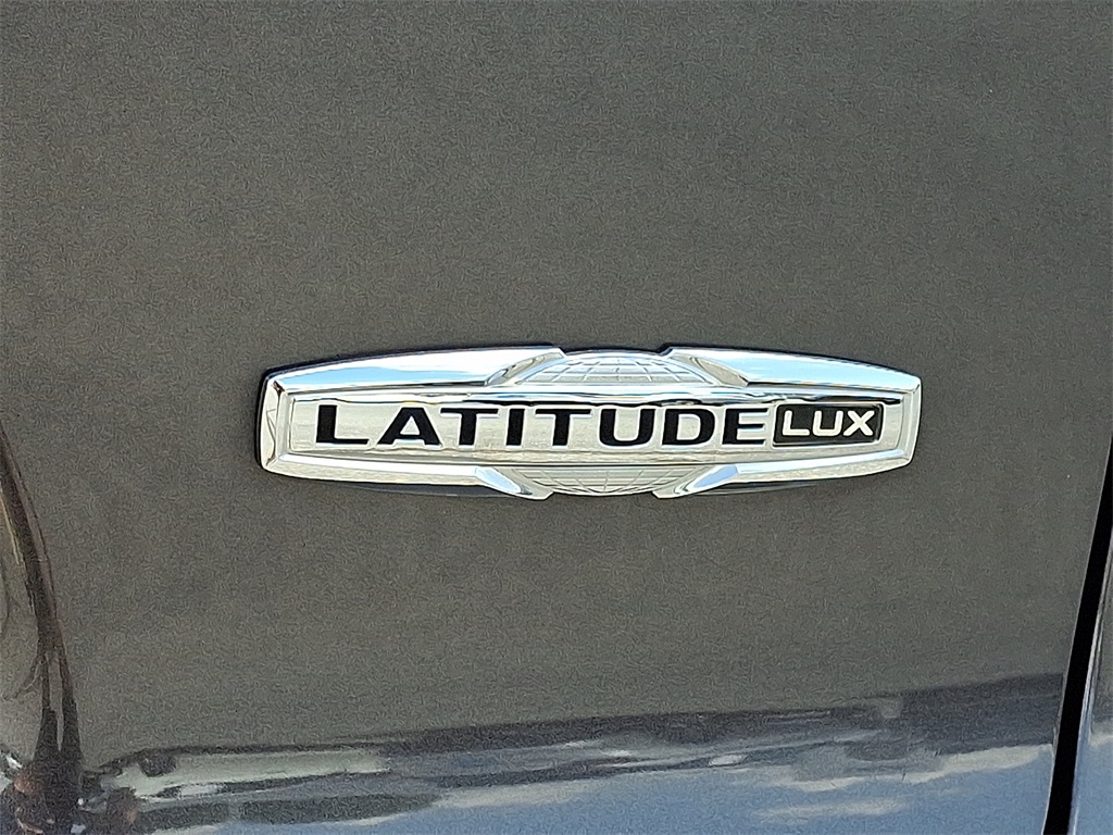 2021 Jeep Cherokee Latitude Lux - Photo 29